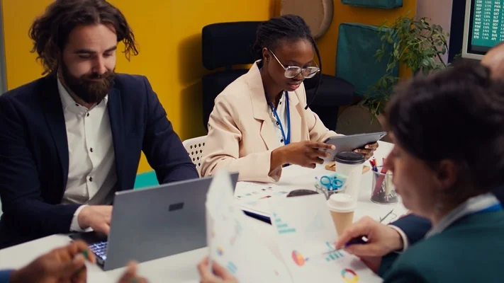 Scaled Agile Framework implementation showing enterprise Agile team collaboration